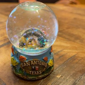 San Antonio TEXAS mini snow globe